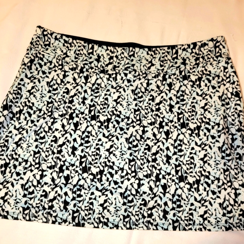Tranquility Skort Size Large BNWOT
